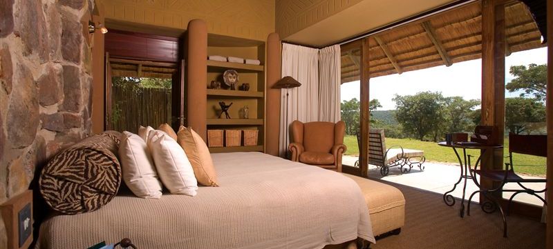 Ekuthuleni Lodge, Welgevonden Reserve - www.safaris101.com