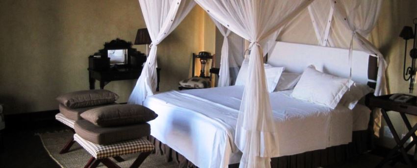 Epacha Game Lodge and Spa (Etosha Region) Namibia - www.photo-safaris.com