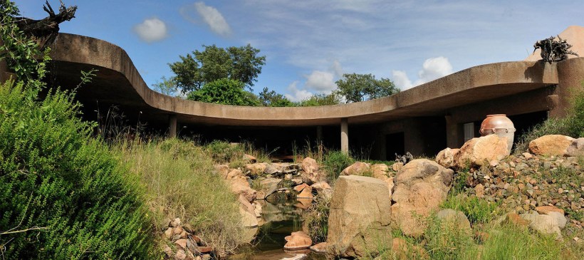 Sabi Sabi Earth Lodge (Sabi Sand Game Reserve) South Africa - www.photo-safaris.com